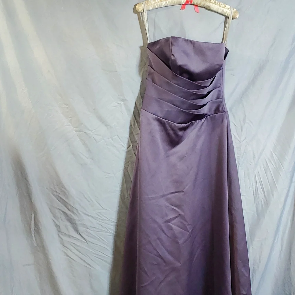 Alfred Angelo Dresses | Alfred Angelo 6333 Victorian Lilac Bridesmaid Dress Size 8 Formal Satin Straples | Color: Purple | Size: 8 | Tiedyed1988's Alfred Angelo Dresses | Alfred Angelo 6333 Victorian Lilac Bridesmaid Dress Size 8 Formal Satin Straples | Color: Purple | Size: 8 | Tiedyed1988's